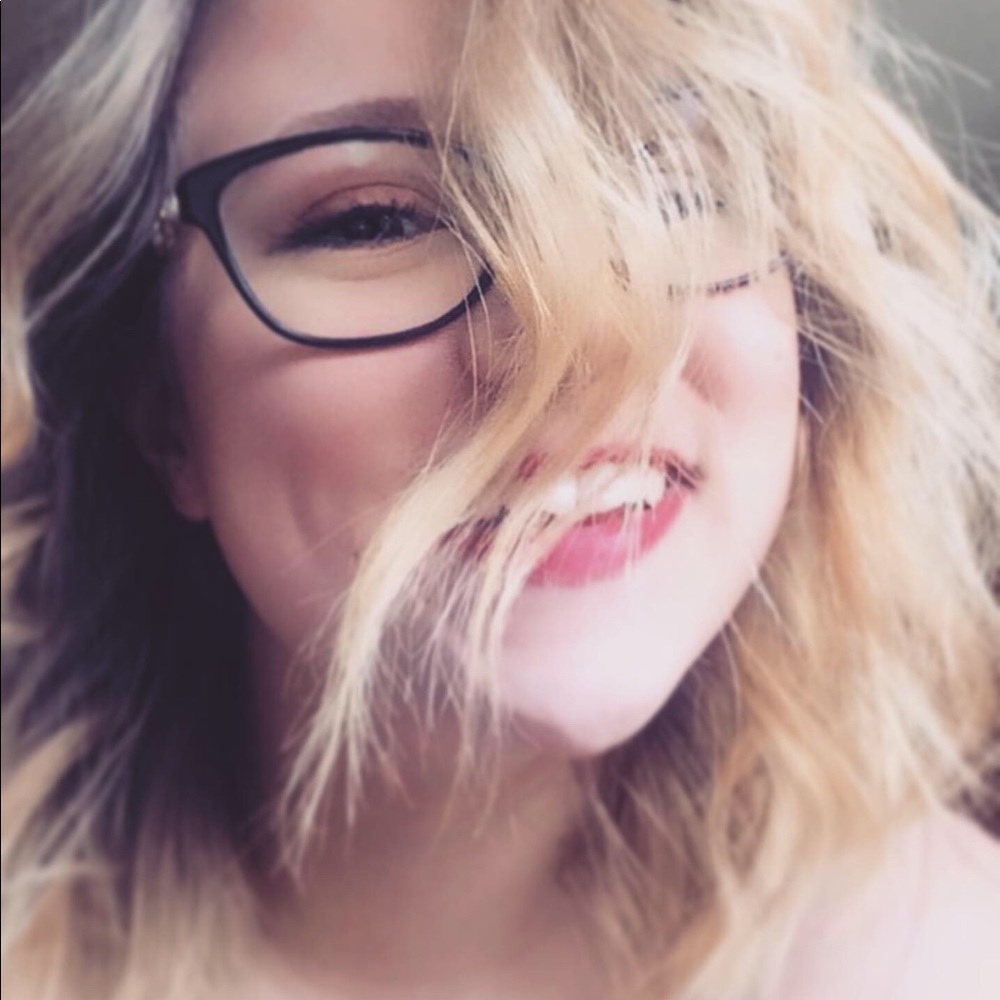 Meet your Posher, Hailey